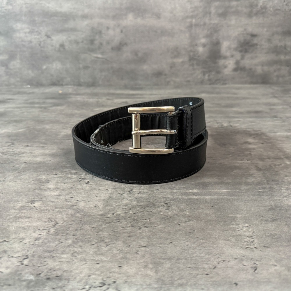 Vintage VTG Y2K 2000s 00s Black Leather Silver Buckle Belt